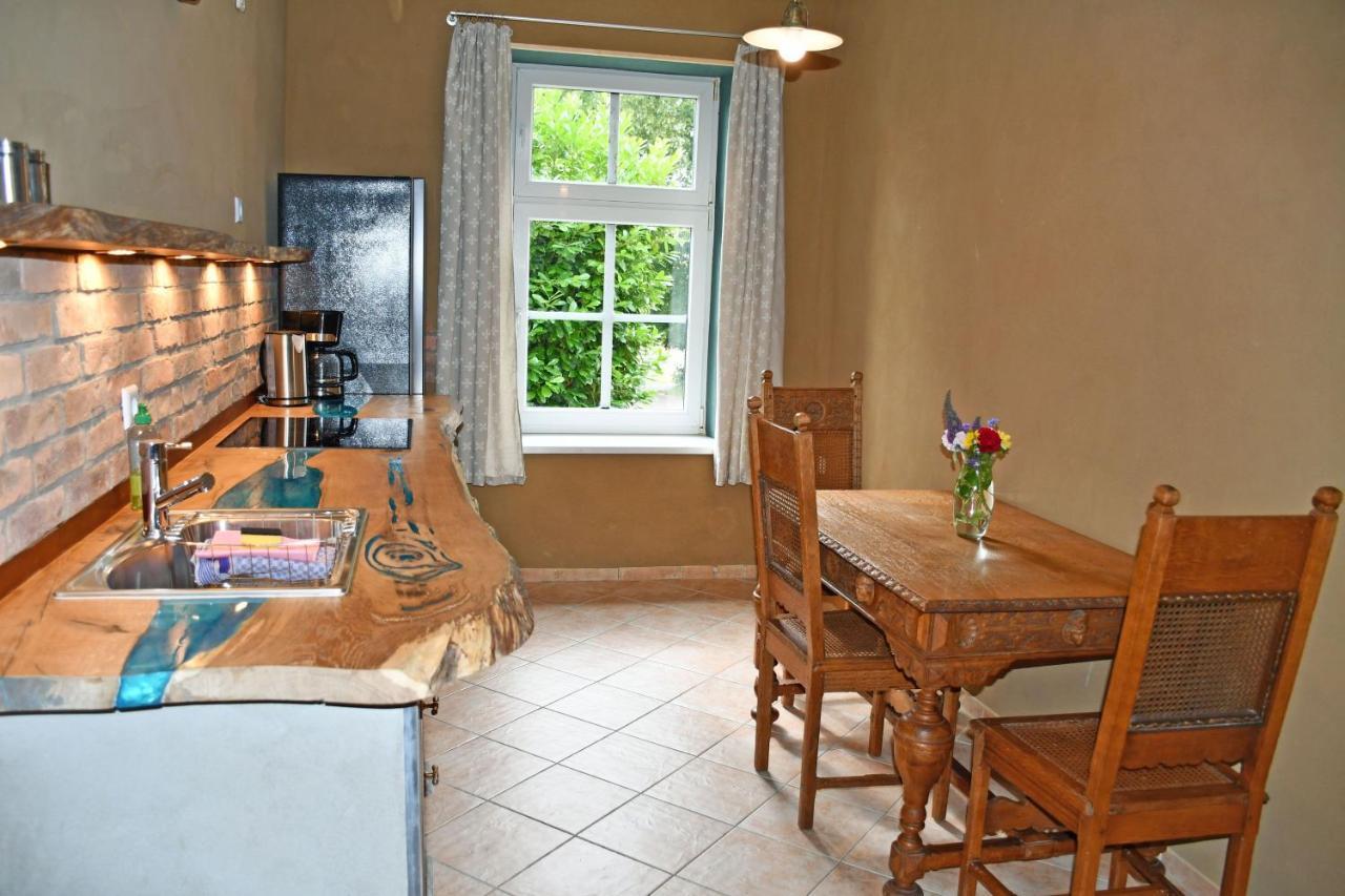 Ferienwohnungen Im Gutshaus Gnies Dış mekan fotoğraf