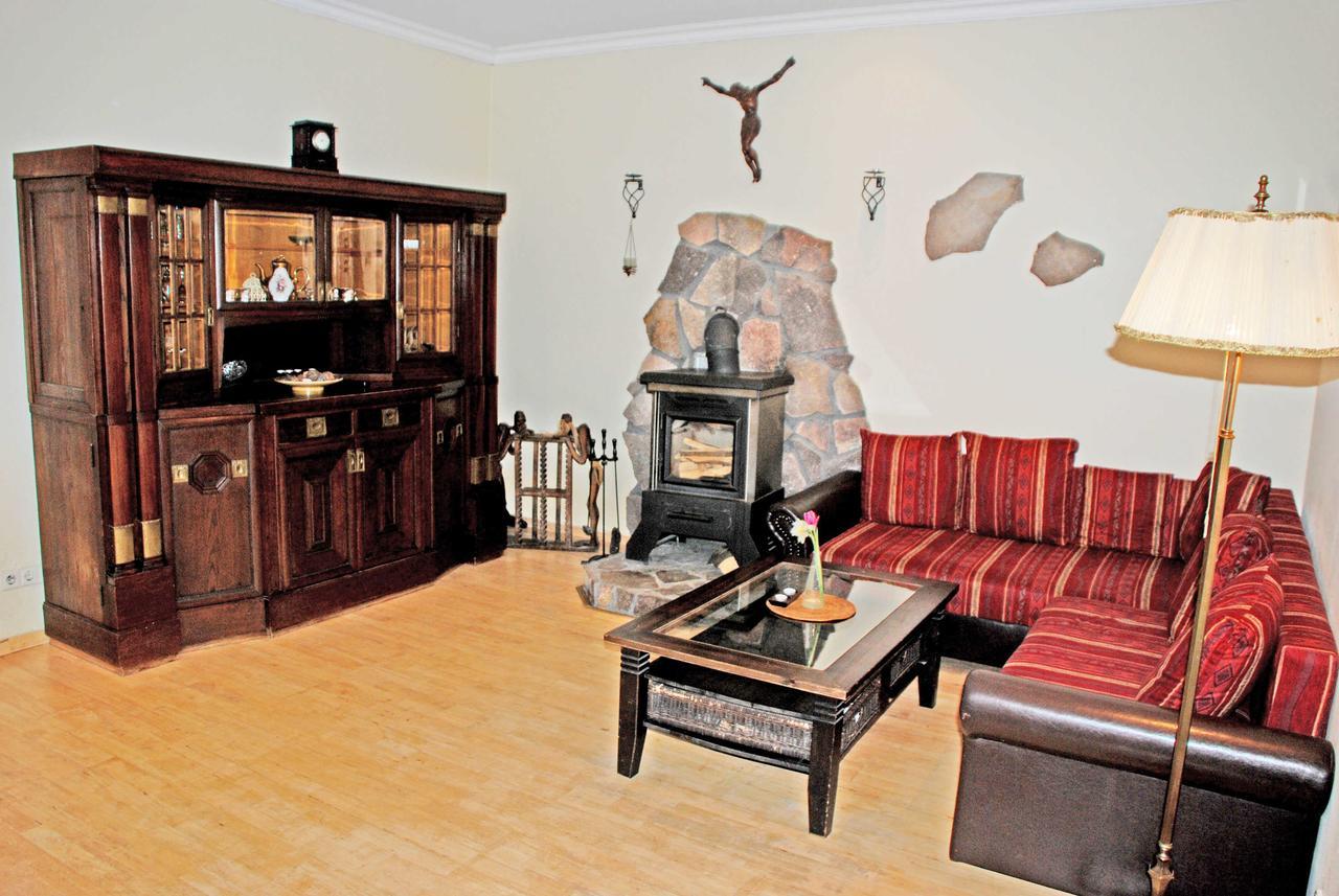 Ferienwohnungen Im Gutshaus Gnies Dış mekan fotoğraf