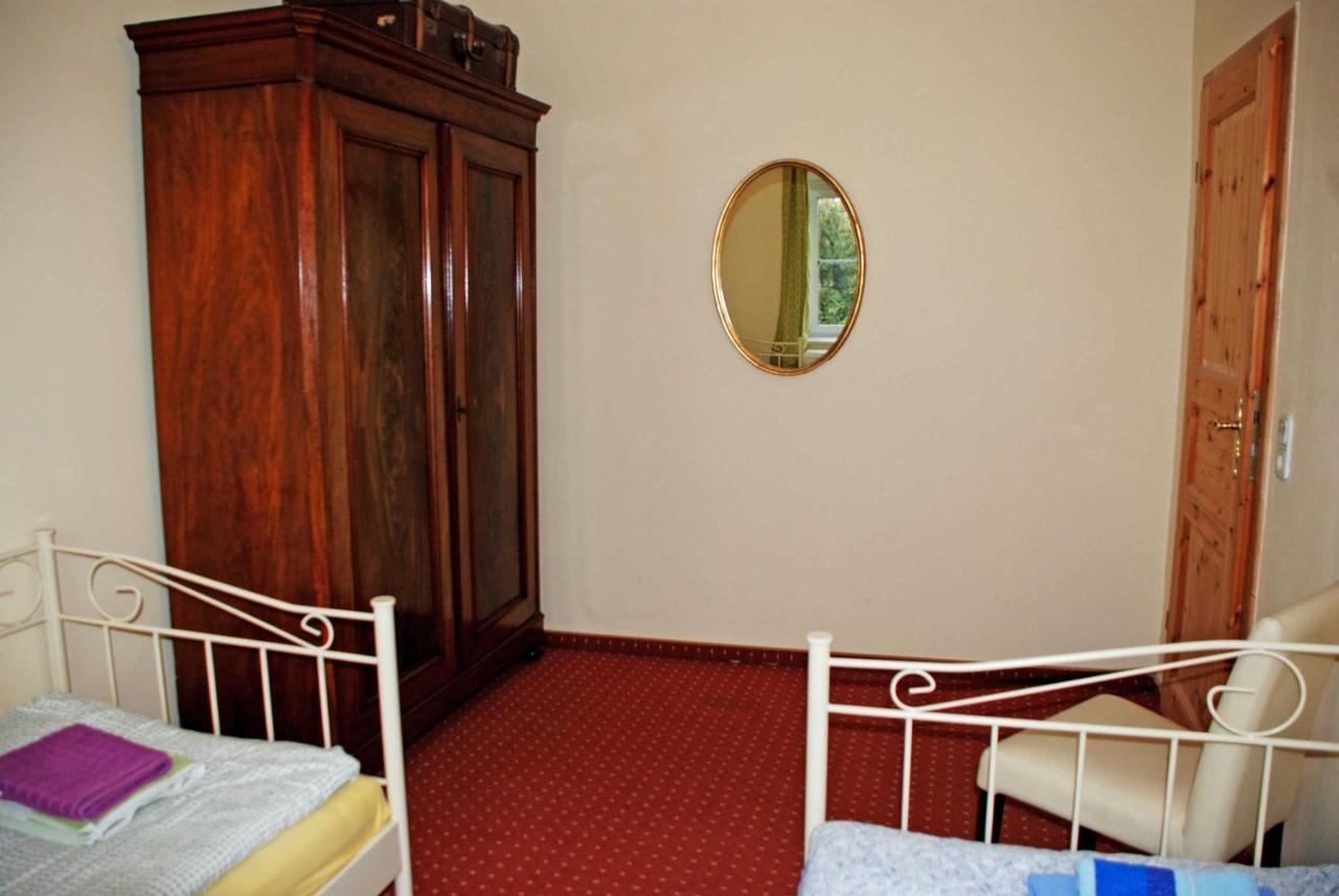 Ferienwohnungen Im Gutshaus Gnies Dış mekan fotoğraf