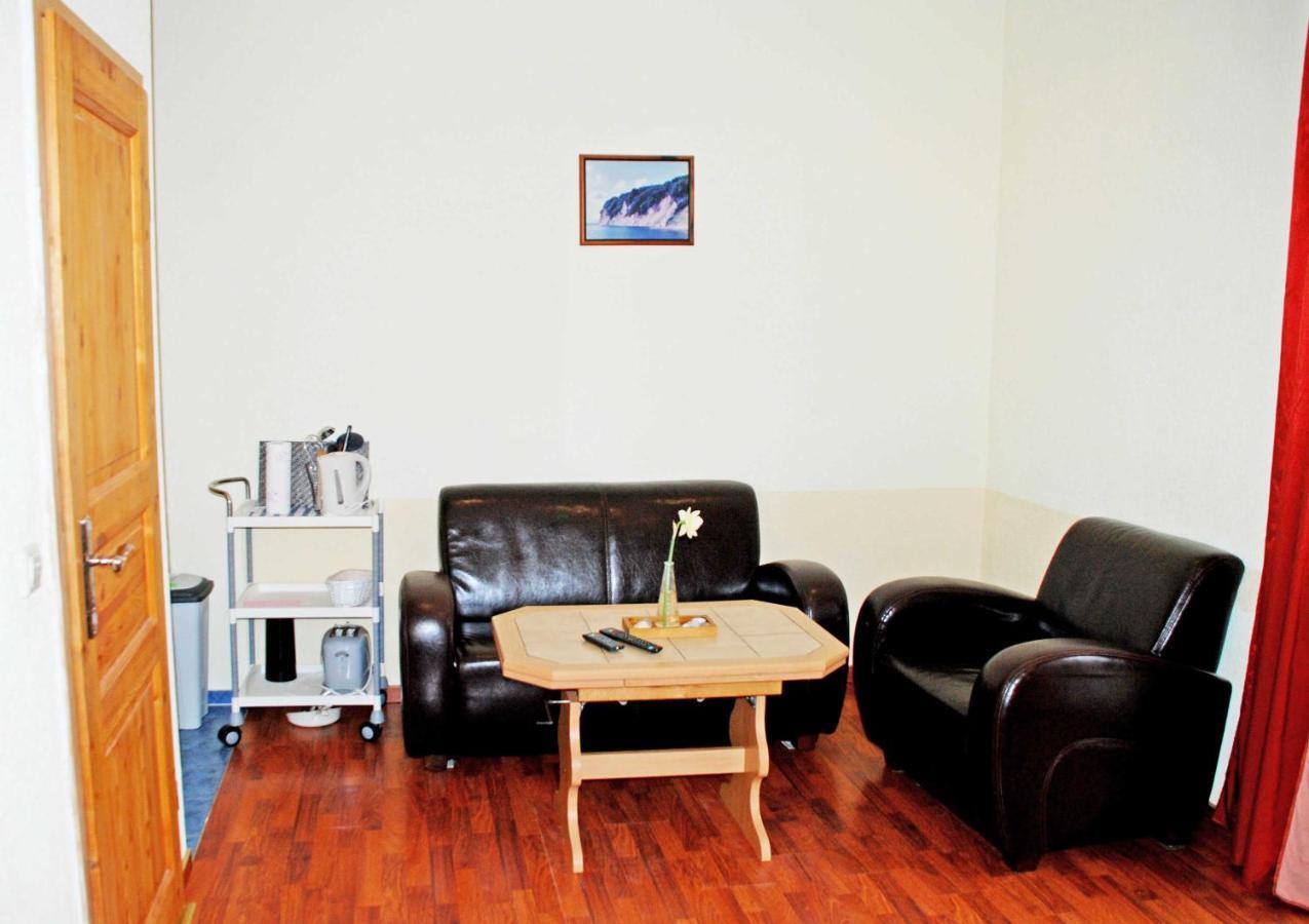 Ferienwohnungen Im Gutshaus Gnies Dış mekan fotoğraf