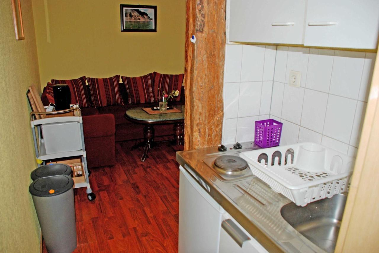 Ferienwohnungen Im Gutshaus Gnies Dış mekan fotoğraf